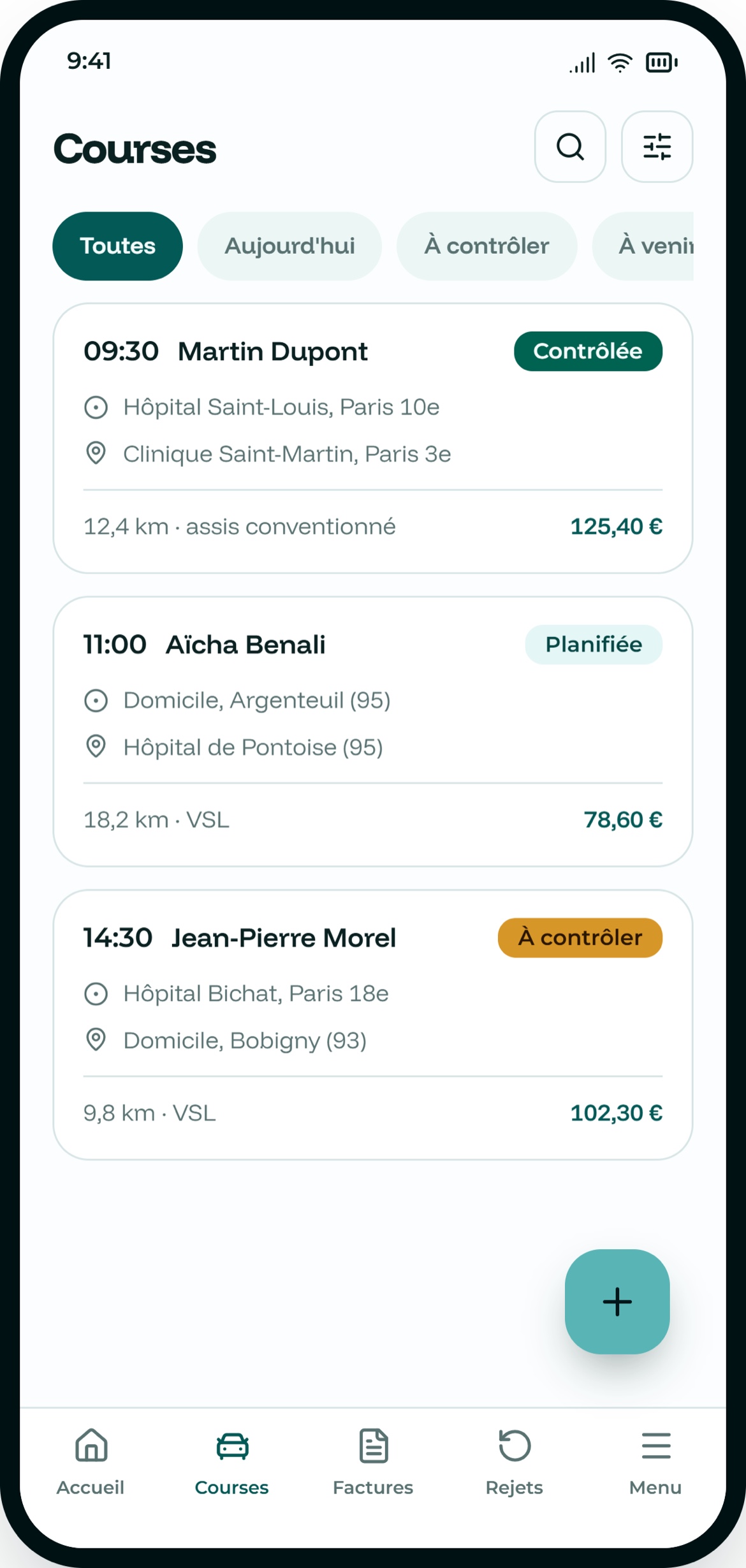 Écran Courses de l'application mobile : les transports du jour, avec départ, arrivée, distance, type de transport, montant et statut de contrôle.